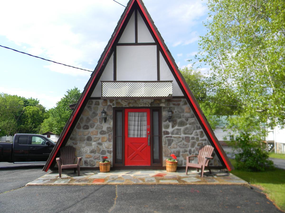 The Stone House Motel & Motor Lodge Ticonderoga Exterior photo